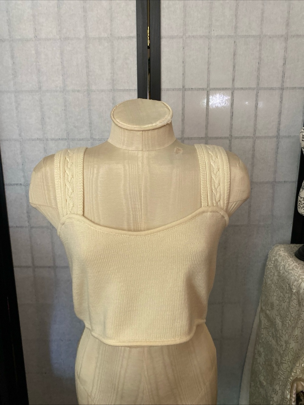 Gianni Bini NWT Women L Cream Wide Strap Crop Sweater Top Original MSRP of $65